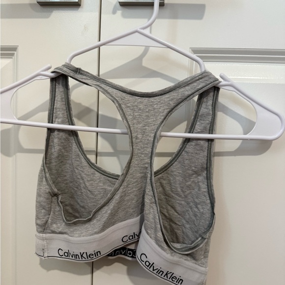 Calvin Klein Gray Sports Bra with Racerback Design - Picture 2 of 2
